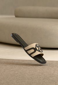 Sélectionné, black/offwhite