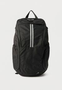 Μαύρο σακίδιο με λεία υφή, χαρακτηριστικά δύο αντανακλαστικές ρίγες, κύριο διαμέρισμα με φερμουάρ, πλευρική τσέπη από δίχτυ και επάνω χειρολαβή μεταφοράς.