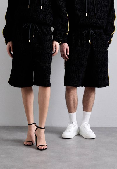 Versace BERMUDA I HEART BAROQUE GOTS UNISEX - Træningsbukser - black
