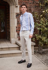 Next SLIM FIT - Chino hlače - light stone elasticated waist