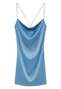Ljusblå satin camisole med draperad front, tunna justerbara axelband och en V-formad rygg. Slät textur med glansigt finish.