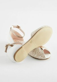 Next BRIDESMAID OCCASION - Páskové sandály  - gold glitter