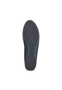 Tumši zaļi zamšādas apavi ar elastīgu melnu gumijas zoli, kam ir gluda virsma un noapaļots purngals komfortam.