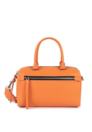 Orangefarbene Lederhandtasche mit einer Reißverschlusstasche auf der Vorderseite, zwei Tragegriffen und einem verstellbaren Schulterriemen. Mit kontrastierendem weißen Nähen.