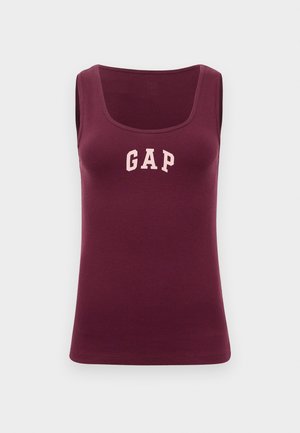 Débardeur bordeaux au design ajusté, texture côtelée, avec un logo "GAP" rose sur le devant, présentant une encolure dégagée et sans manches.