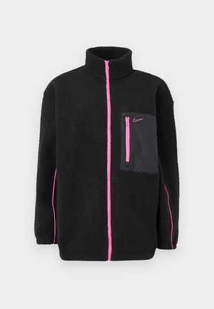Giacca in pile nera con zip rosa e dettagli coordinati, colletto alto e tasca sul petto con zip, caratterizzata da un logo. Tessuto testurizzato per garantire calore.