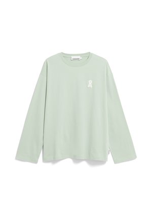 Hellgrünes Langarmshirt mit Rundhalsausschnitt und kleinem weißem Band-Logo auf der linken Brust, hergestellt aus weichem Baumwollstoff.