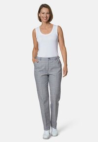 Grau karierte Hose aus leichtem Material mit geradem Bein, seitlichen Taschen und einem blauen Knopfdetail an der Taille.