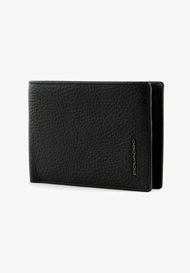 Zwarte leren portemonnee met een gestructureerde afwerking, met een slank ontwerp en een reliëflogo aan de zijkant. Dubbele vouwwijze.
