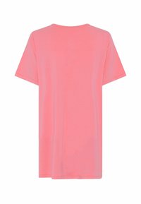 T-shirt kratkih rukava u čvrstoj koraljnoj boji, izrađen od mekanog pamučnog materijala, s okruglim izrezom i opuštenim ravnim krojem.