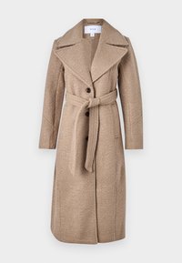 Beige vilnas maisījuma mētelis ar jostu, lielām apmalēm un trim priekšējām pogām. Iezīmē teksturētu audumu un garām piedurknēm.