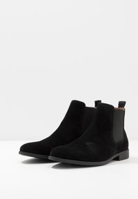 Pier One Botas clássicas de cano curto - black