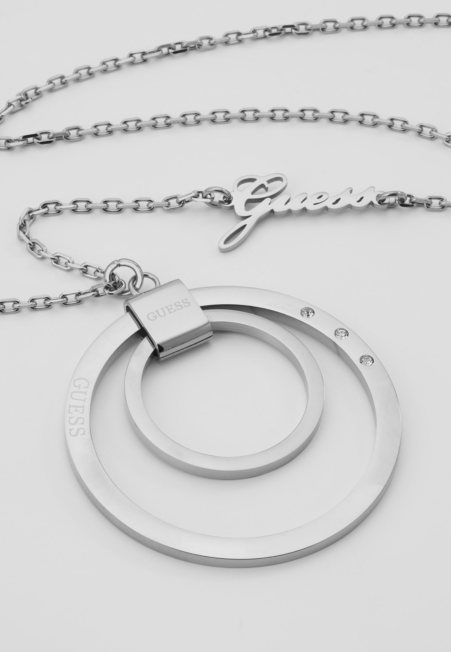 guess necklace circle