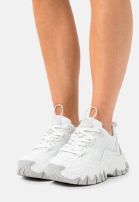 Buffalo - TRAIL ONE  - Trainers - white Thumbnail Image 1