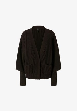 Tamno smeđi rebrasti kardigan s V-izrezom, spuštenim ramenima, dvije prednje džepove i jednim kopčanjem na dugme. Mekani pleteni materijal.