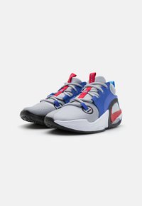 Nike Performance AIR ZOOM CROSSOVER 2 UNISEX - Obuća za košarku - wolf grey/gym red/black/university blue