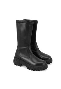 Zwarte leren kniehoog laarzen met een stevige rubberen zool, met een gladde textuur en minimale stikdetails.