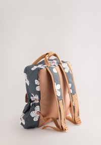 Unselected, stampy flower