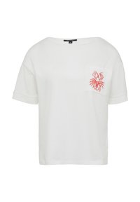 T-shirt en coton blanc avec des manches courtes, un col large et une broderie de homard rouge sur la poche poitrine gauche. Coupe simple et décontractée.