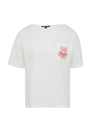 Biała bawełniana koszulka z krótkimi rękawami, szerokim dekoltem i haftem czerwonego homara na lewym kieszonkowym. Prosty, luźny krój.