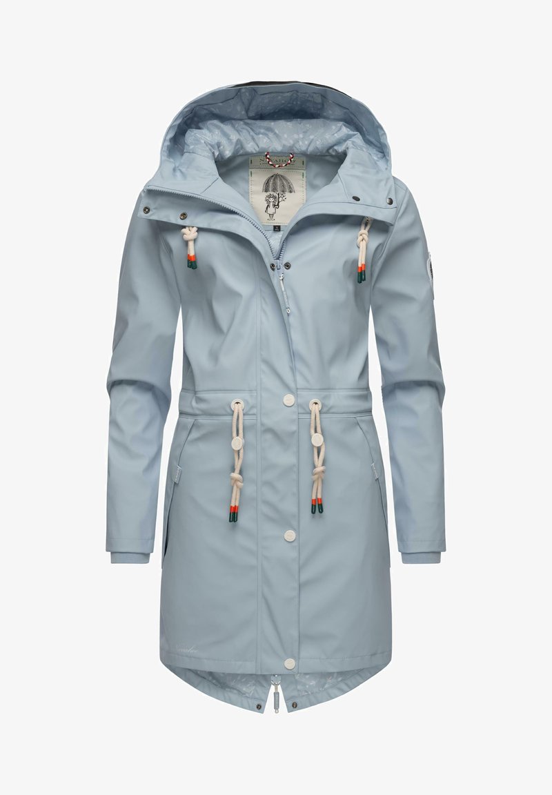 Svetlo modra nepremočljiva jakna s kapuco, okrasnimi vrvicami, pritisnimi gumbi in žepi. Gladka tekstura z vzorčasto notranjo oblogo.