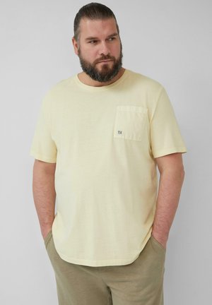 MIT GARMENT DYE UND AUFGESETZTER BRUSTTASCHE - T-Shirt basic - hellgelb