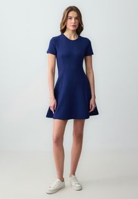 Jimmy Key - Sukienka z dżerseju