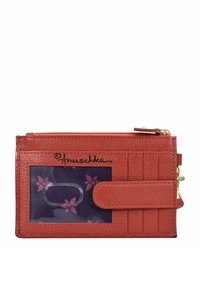 Rode leren portemonnee met textuurafwerking, ritssluiting, heldere ID-venster en interieur met bloemenpatroon. Voorzien van een magnetische flap en decoratieve stiksels.