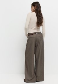 PULL&BEAR SOFT TOUCH GATHERED - Langærmet T-shirt - beige