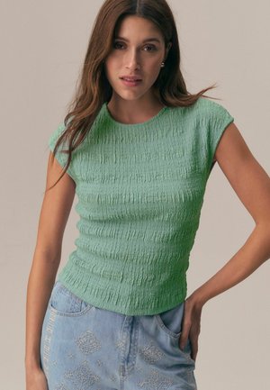 Next, REGULAR FIT - SHORT SLEEVE TEXTURED CREW NECK TOP  . - Blouse - green