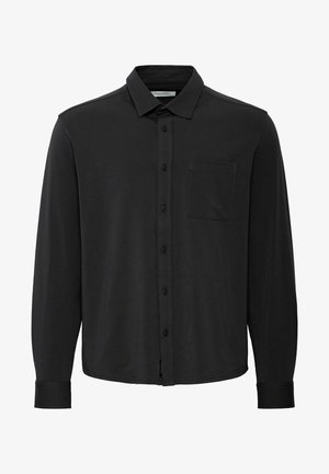 Čierna košeľa s dlhým rukávom a gombíkmi z mäkkej látky, s golierom, prednou vreckom a gombíkovým zapínaním, s rovnými okrajmi.