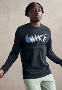Nike Performance TEE - Hosszú ujjú felső - black