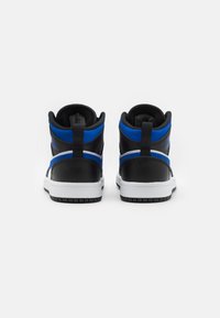 Jordan 1 MID UNISEX - Scarpe da basket - white/racer blue/black/bianco -  Zalando.it Jordan 1 MID UNISEX - Scarpe da basket - white/racer blue/black/bianco -  Zalando.it