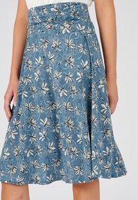 Damart À BOUCLE - Falda acampanada - bleu pétrole fleuri
