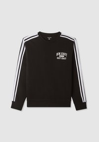 Felpa nera con strisce bianche sulle spalle. Presenta la scritta "NEW JERSEY" e "EAST COAST" stampata in bianco. Tessuto morbido e collo a giro.