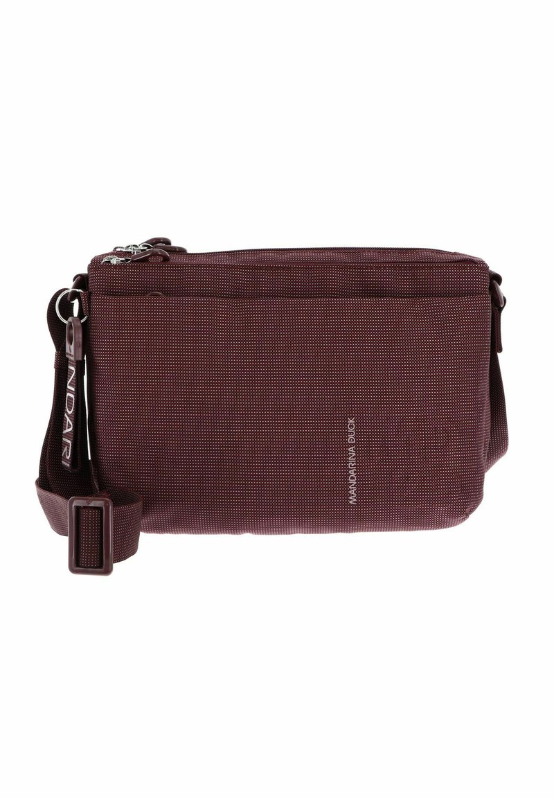 Piccolo borsa a tracolla rettangolare color marrone bordeaux con tracolla regolabile, due scomparti con cerniera e una sottile texture a pois.