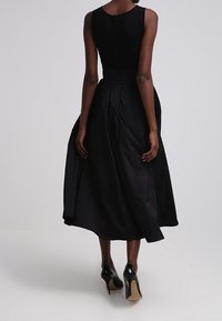 Swing Maxi šaty - black