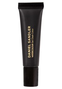 Tubo nero con tappo rigato, lettering dorato, etichettato "DANIEL SANDLER WATERCOLOUR Gel Cheek Colour." Finitura opaca liscia, design compatto.