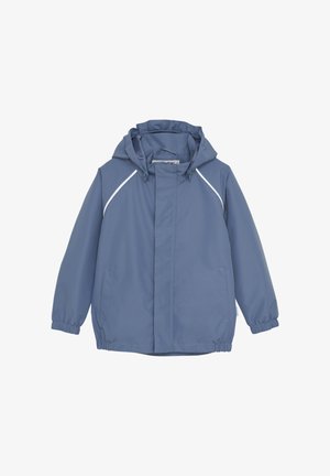 Blauwe waterdichte jas met een capuchon, elastische manchetten en een rits aan de voorkant. Heeft witte accentnaden en twee zijzakken.