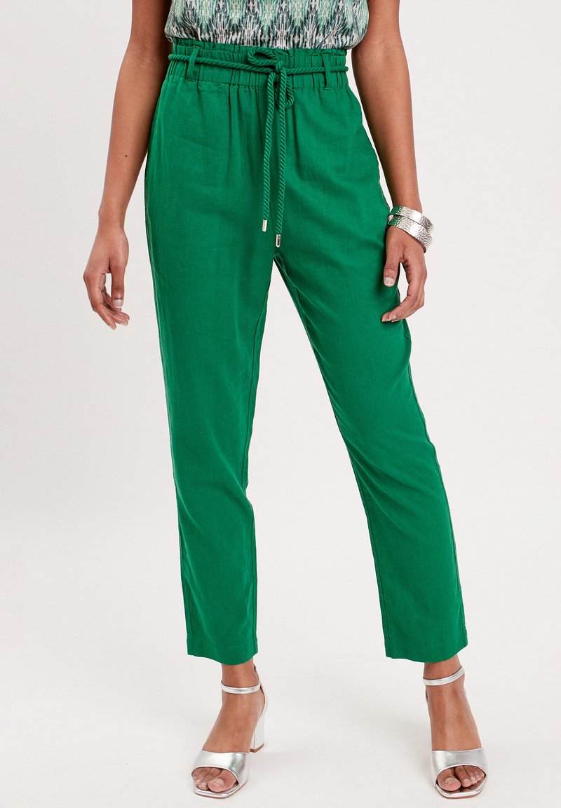 Cache Cache GERADE MIT GÜRTEL - Stoffhose - vert/grün - Zalando.at