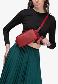 V73 Borsa a mano - rosso