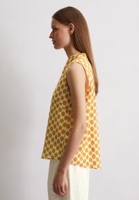 Marc O'Polo ÄRMELLOSE AUS LEICHTEM - Top - multi golden yellow