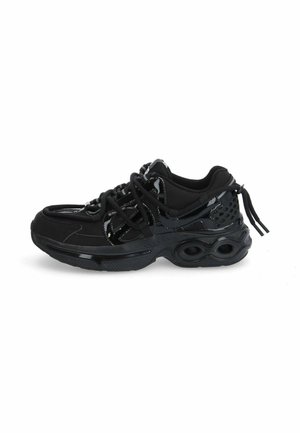 - Sneakersy niskie