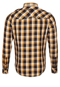 Herrskjorta med lång ärm och knäppning, i röd, svart, vit och grå rutmönster, sedd bakifrån.