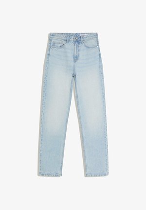 Svetlo modre kavbojke z visokim pasom in ravnimi hlačnicami, z zapiranjem na gumb spredaj, zadrgo in pet žepnim dizajnom, položene na ravno belo ozadje.