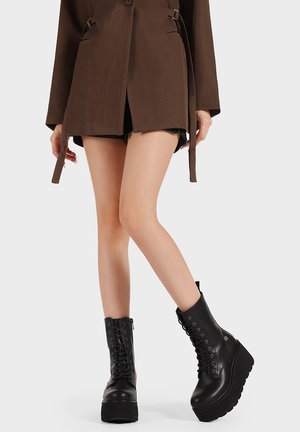 Queen Helena, X33-76-2026 - Botines de cuña - nero