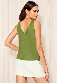 Friends Like These SHIRRED STRAP V NECK SWING - REGULAR FIT - Blus - green