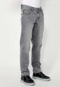 Koroshi STRETCH REGULAR FIT - Džinsi ar taisnām starām - gris
