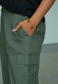 Next PARACHUTE STANDARD - Kapsáče - rochelle khaki green