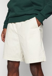 GAP ESSENTIAL  - Šortai - chino